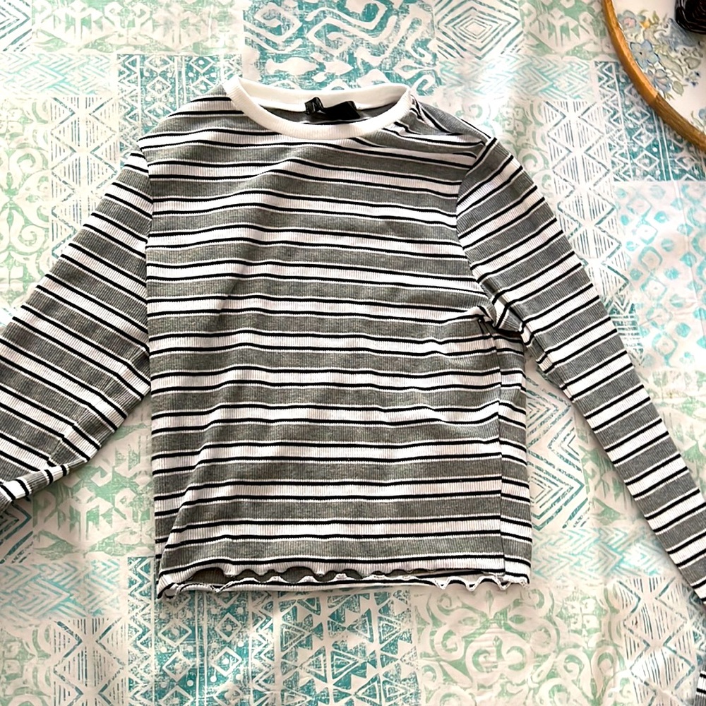 Striped long sleeve cropped top